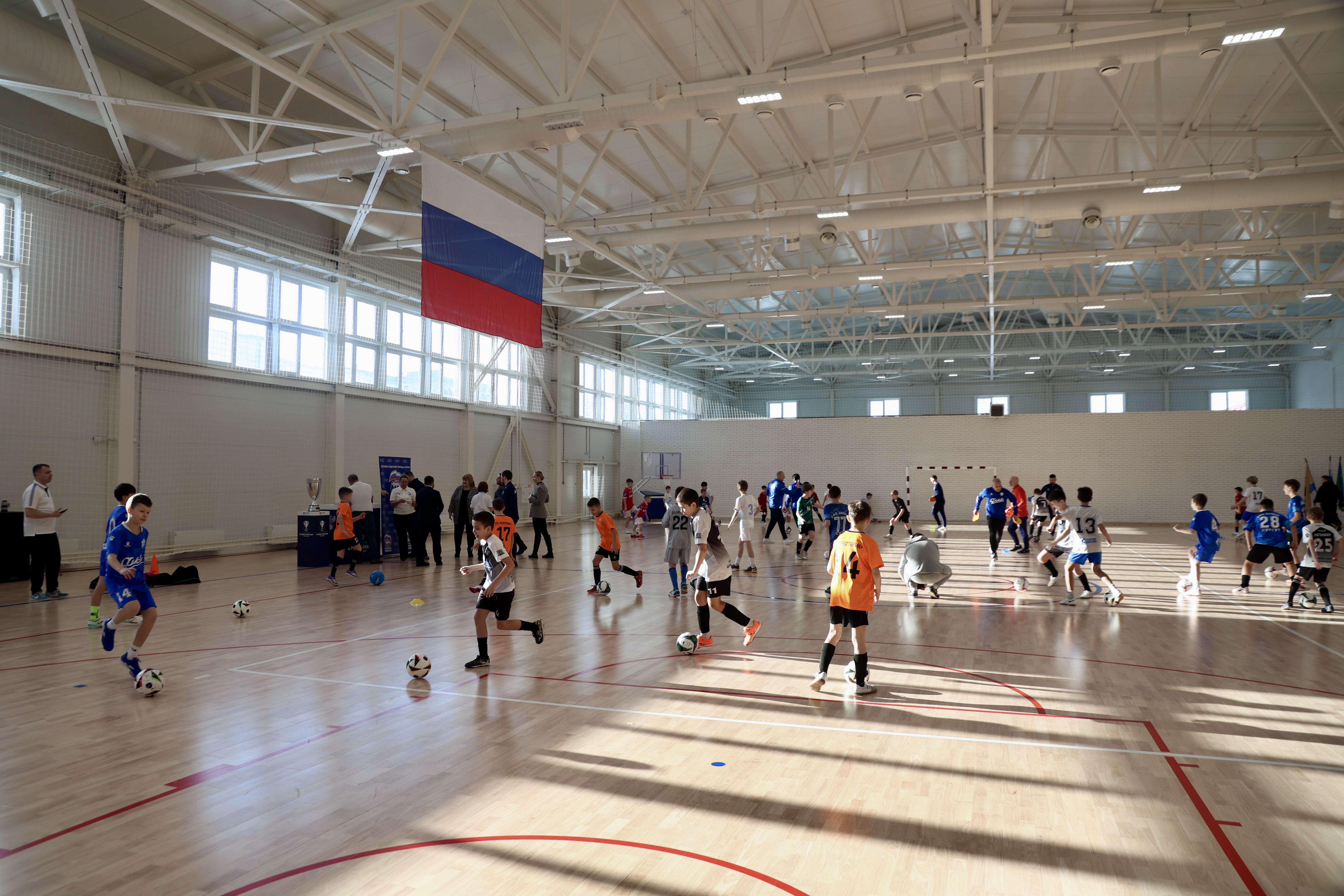 Новый спортивный комплекс с универсальным залом открыли в Сургуте