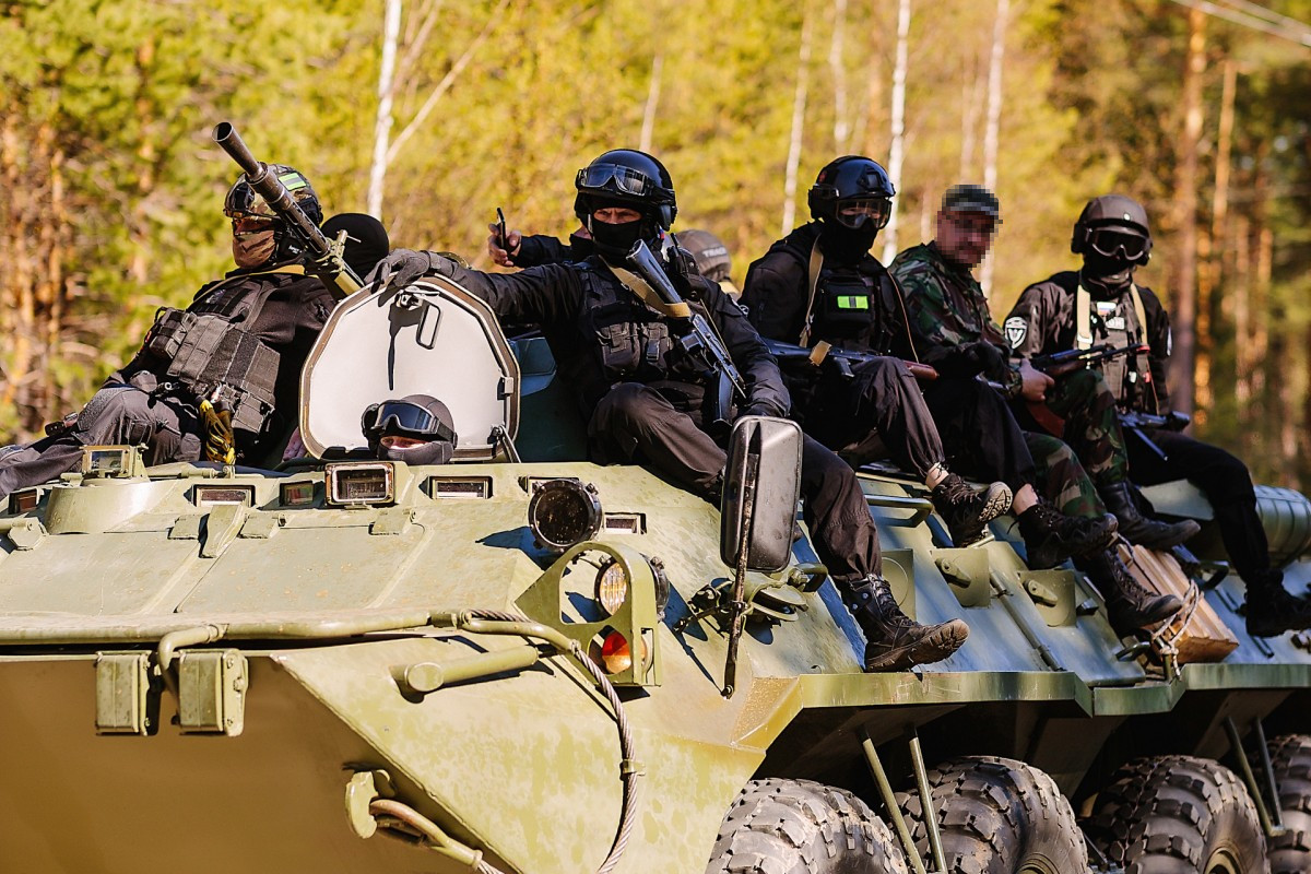 В Югре прошел полевой выход сотрудников ОМОН и СОБР Росгвардии